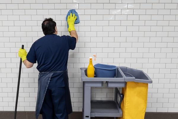 Janintor Cleaning Subway Tiles