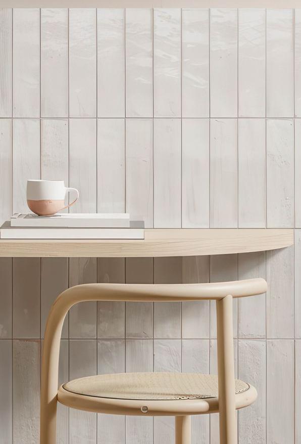 Vertical stacks subway tile pattern in modern backsplash