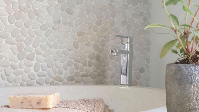 Pebbles subway tile