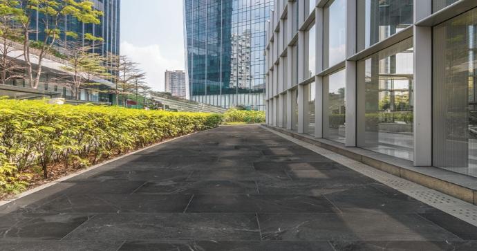 Exterior space using contemporary slate tile