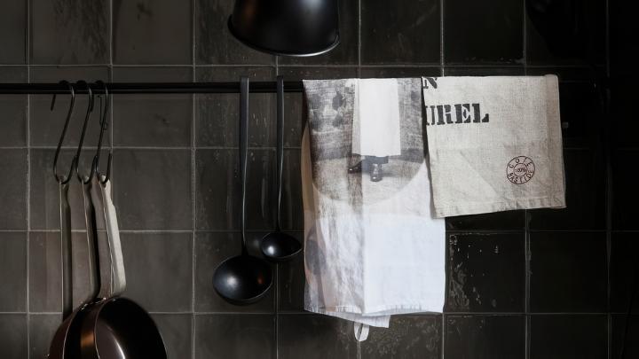 Fusion ceramic wall tiles in kitchen backsplash