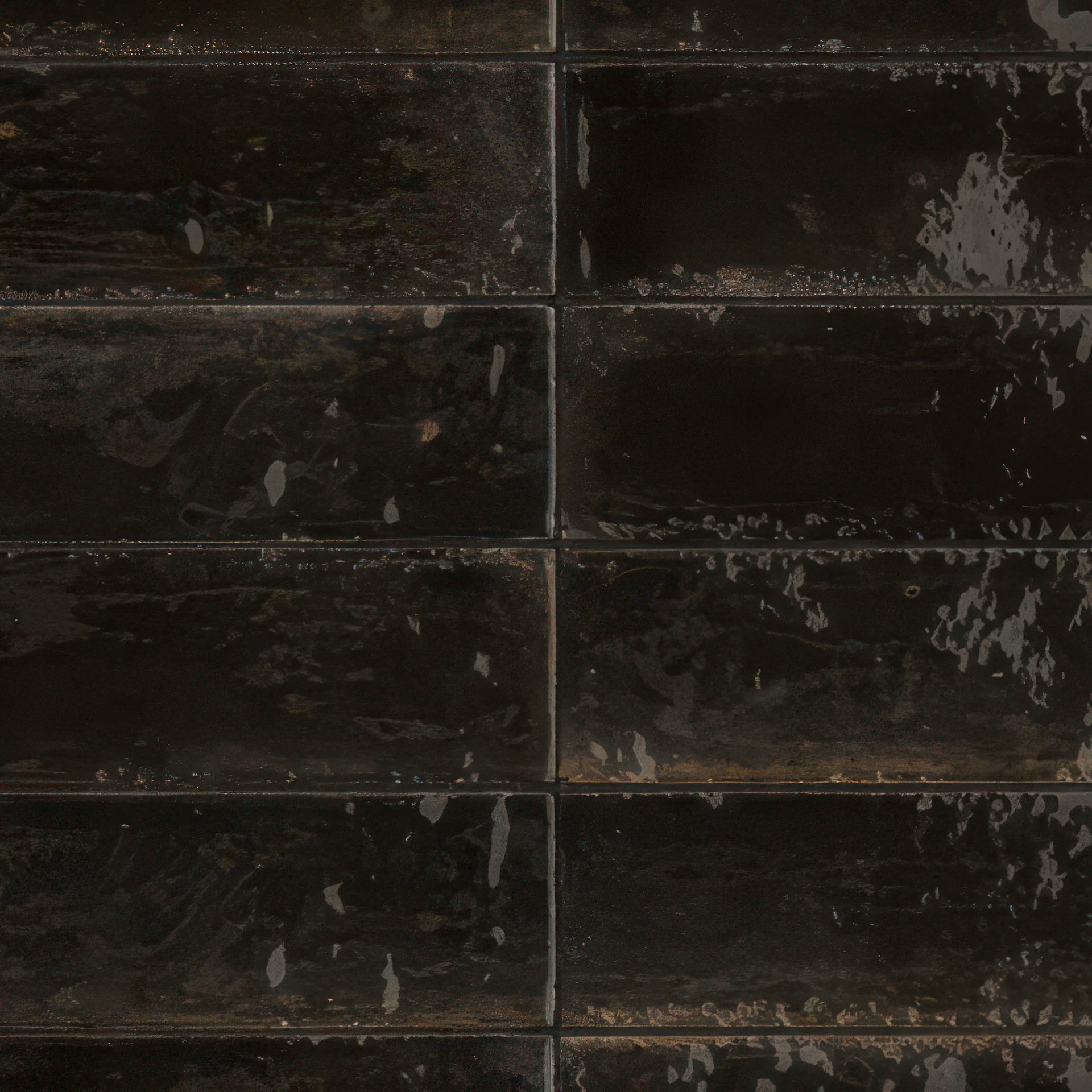Cyprus 2x9 Glossy Subway Tile (Cyprus: Nero)